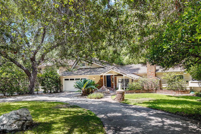 2058 Lyans Drive, La Canada Flintridge CA: https://media.crmls.org/mediaz/979c2ae9-037f-419d-af4c-6552920561db.jpg