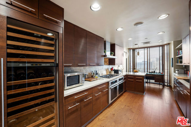 10601 Wilshire Boulevard, Los Angeles CA: https://media.crmls.org/mediaz/979d5f2c-e374-415d-8da9-ff2916d1115a.jpg