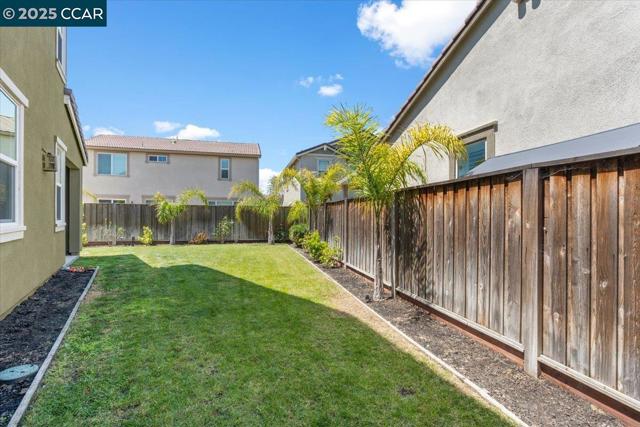 405 Avanti Way, Oakley CA: https://media.crmls.org/mediaz/979dac0a-470e-4703-86db-14c2489ad4ea.jpg