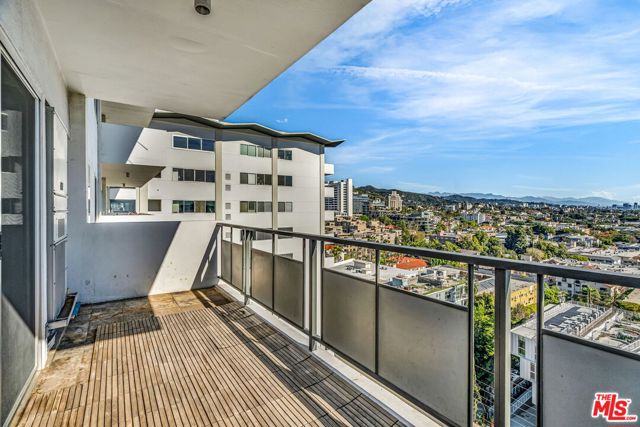 1155 N La Cienega Boulevard, West Hollywood CA: https://media.crmls.org/mediaz/979dbe65-5606-4db9-b98f-43b89027f50b.jpg