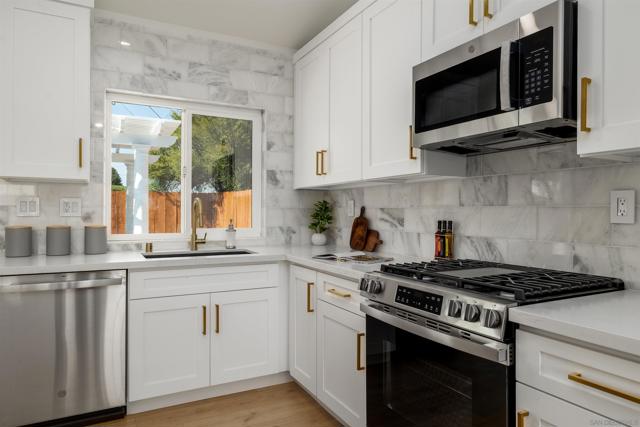 26872 Pinckney Way, Menifee CA: https://media.crmls.org/mediaz/979dfc02-4e1c-4a38-9c42-25b030d76856.jpg