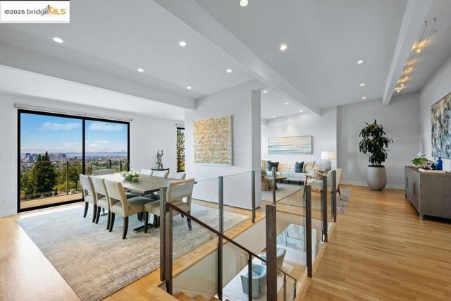 310 Pacific Ave, Piedmont CA: https://media.crmls.org/mediaz/979e7db0-53a6-4678-a3d8-505303a9efbf.jpg