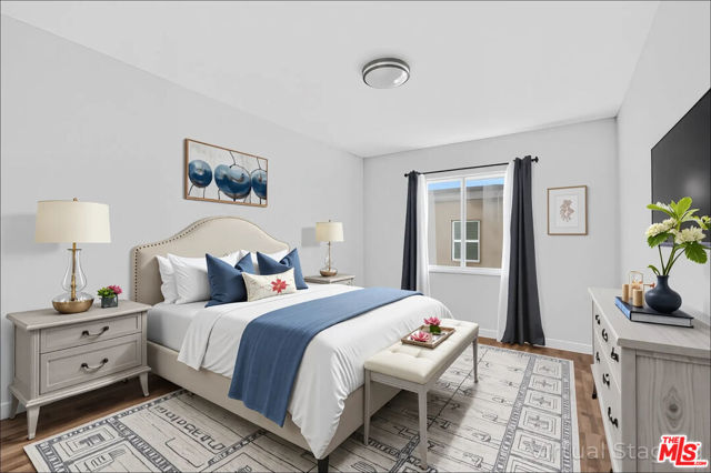 4777 San Vicente Boulevard, Los Angeles CA: https://media.crmls.org/mediaz/979ff447-bdf3-47f4-aed8-59ce14859b1a.jpg