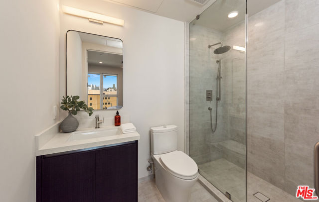 505 Barrington, Los Angeles CA: https://media.crmls.org/mediaz/97a00002-39d6-4b59-9bed-6207110aa3b6.jpg