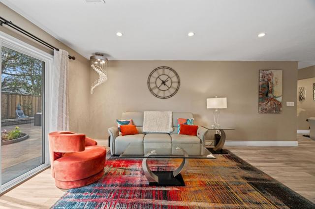 51 Saint Ramon Court, Danville CA: https://media.crmls.org/mediaz/97a045f7-92eb-47fe-a0d7-366368501fd5.jpg