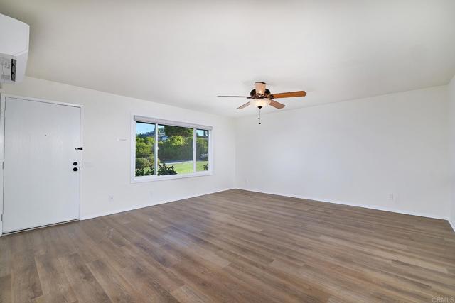 942 Royal Tern Way, Oceanside CA: https://media.crmls.org/mediaz/97a10b80-dd4f-48d7-b1eb-5b59c8af4ba7.jpg
