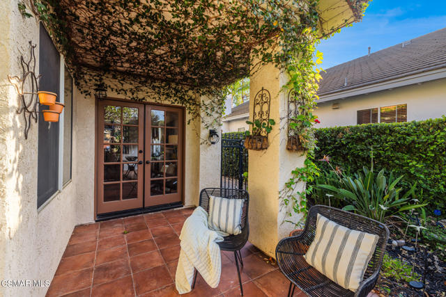12208 Cherry Grove Street, Moorpark CA: https://media.crmls.org/mediaz/97a1996c-849b-46a3-8ae2-c290b81ea9f2.jpg