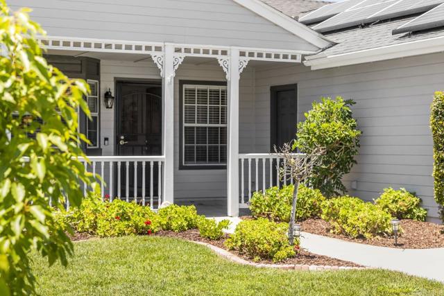 724 Hollowglen Road, Oceanside CA: https://media.crmls.org/mediaz/97a2dffa-d3ed-46dd-a041-5a2d2591f11c.jpg
