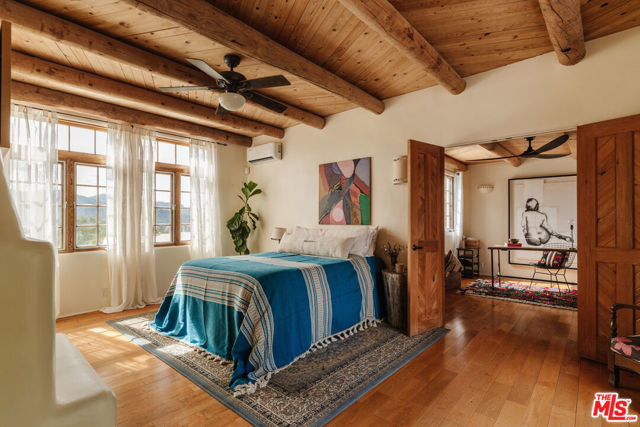 2865 Marquette Drive, Topanga CA: https://media.crmls.org/mediaz/97a2eb52-90f1-4e6e-a98f-019ca4fcd05c.jpg