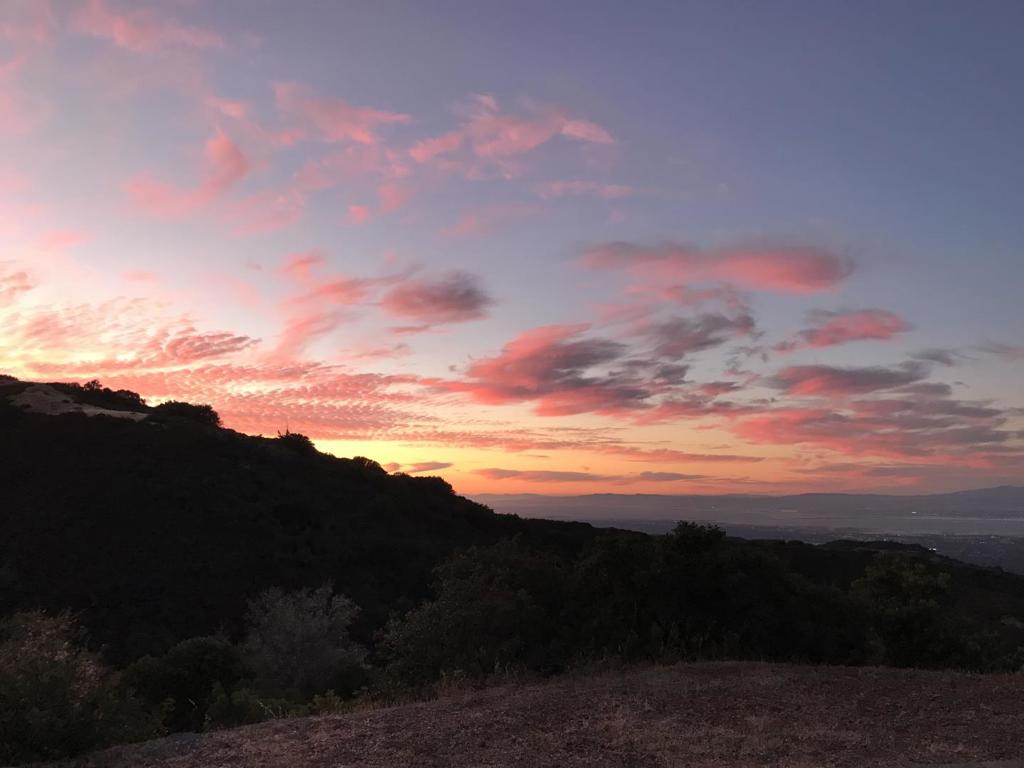 https://media.crmls.org/mediaz/97a32806-882b-4bb7-a441-ebe073cde3e0.jpg?preset=X-Large