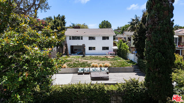 1545 3rd Street, Manhattan Beach CA: https://media.crmls.org/mediaz/97a34460-6519-4c4c-848e-c5e69c5cb5be.jpg