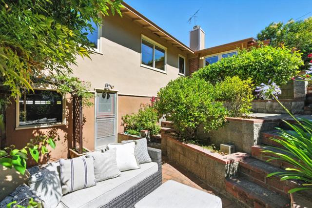 1627 El Verano Way, Belmont CA: https://media.crmls.org/mediaz/97a47950-7939-45b0-984a-fb9cc6698744.jpg