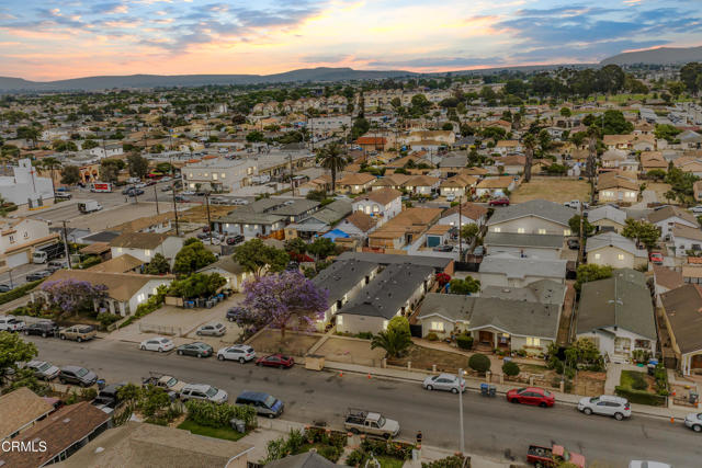 136 N Garfield Avenue, Oxnard CA: https://media.crmls.org/mediaz/97a55f9d-4c29-4725-97cc-a5164707d950.jpg
