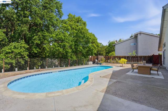 1782 Whitecliff Way, Walnut Creek CA: https://media.crmls.org/mediaz/97a59fbc-277c-431f-a067-fc19651c86a2.jpg