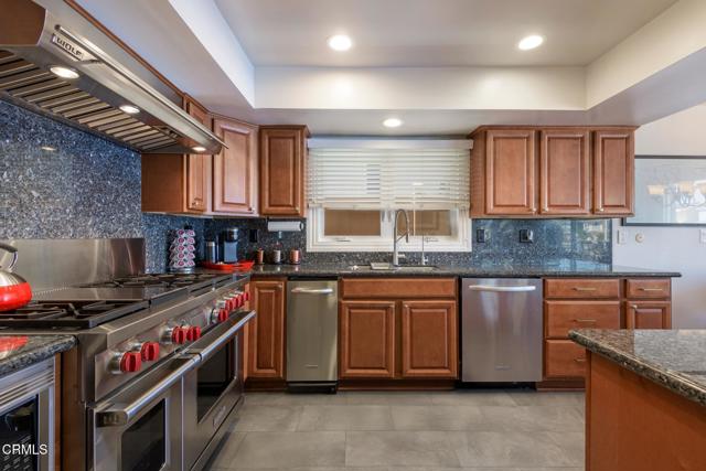 Detail Gallery Image 9 of 38 For 2666 Bayshore Ave, Ventura,  CA 93001 - 5 Beds | 3 Baths
