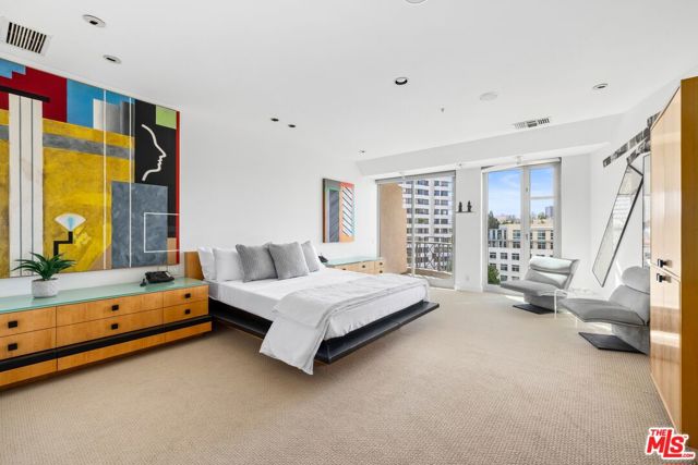 10580 Wilshire Boulevard, Los Angeles CA: https://media.crmls.org/mediaz/97a63899-97d8-41ac-9fab-f6fcecfe3cd4.jpg