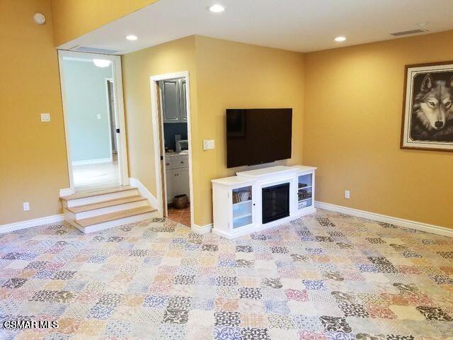 Boxthorn Family Room 1