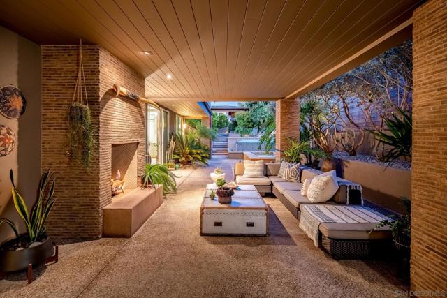 1521 Neptune Ave, Encinitas CA: https://media.crmls.org/mediaz/97a78073-534a-4709-b57e-9c15dc4a08ee.jpg