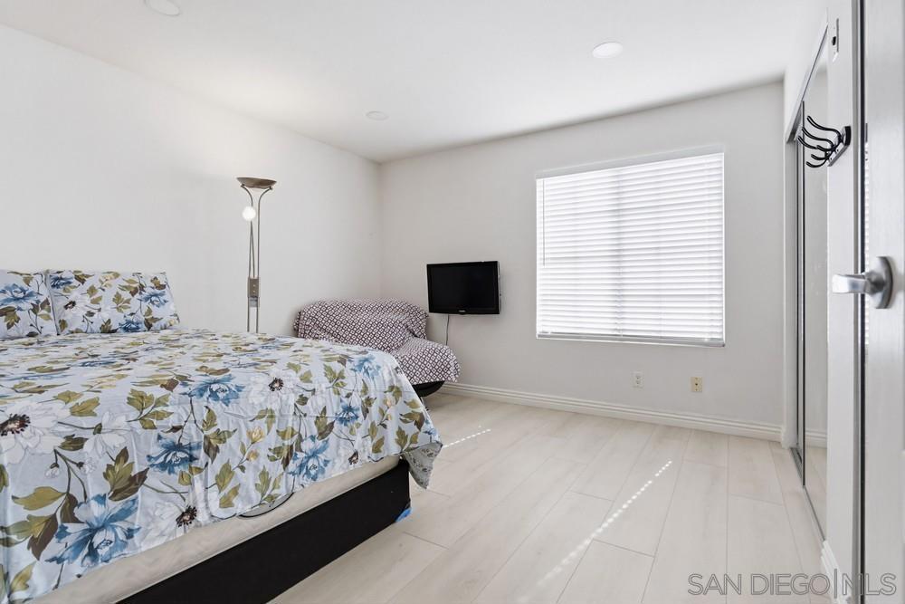12023 Alta Carmel Ct - photo 9