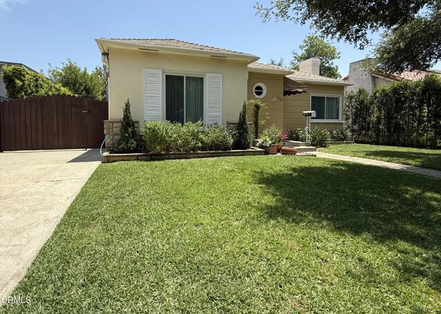 250 S Berkeley Avenue, Pasadena CA: https://media.crmls.org/mediaz/97a81feb-3ec0-419b-82d5-96f230eab480.jpg