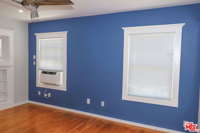 1132 Myra Avenue, Los Angeles CA: https://media.crmls.org/mediaz/97a83785-89f2-4f8f-8687-87da89c1fe1e.jpg