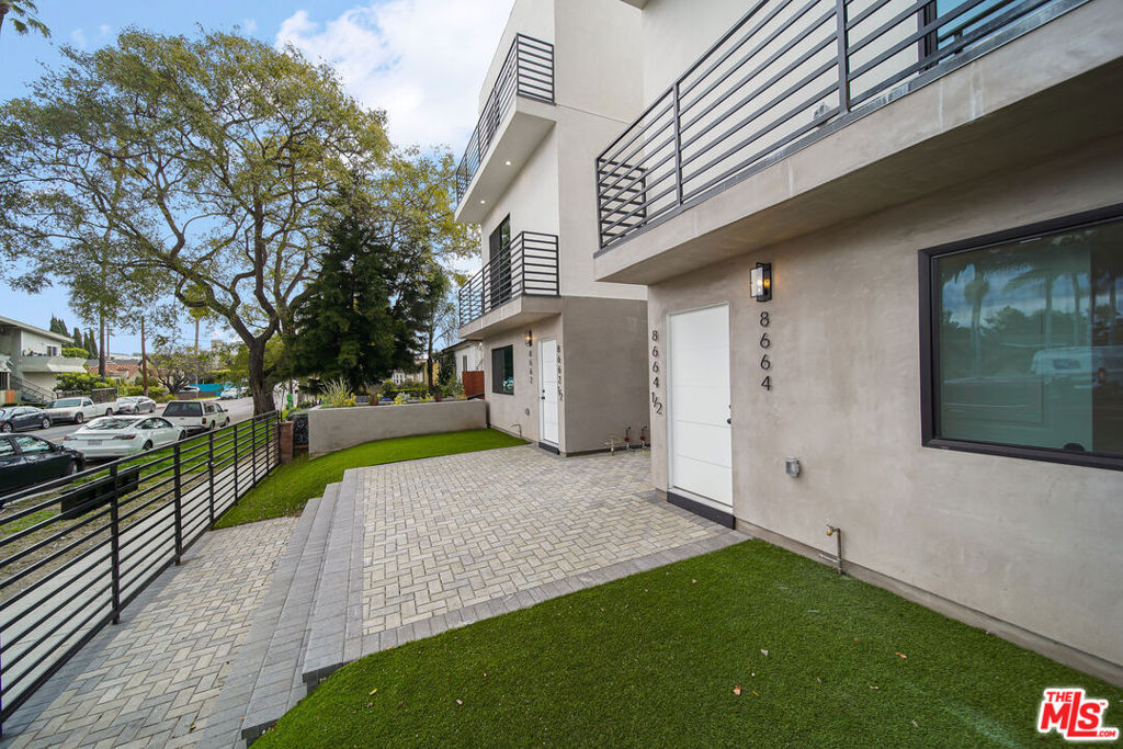 8664 Cadillac Ave, Los Angeles, CA 90034, photo 22