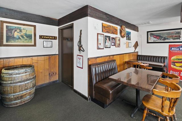 2548 Main Street, Ramona CA: https://media.crmls.org/mediaz/97a89865-67da-4945-8bf3-ba5129162eca.jpg