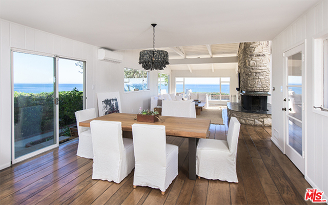 28028 SEA LANE Drive, Malibu CA: https://media.crmls.org/mediaz/97a8ddc8-418b-4d67-bf81-26a2d3e16c15.jpg