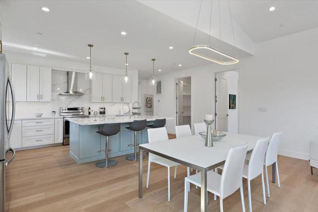 2572 Borax Drive, Santa Clara CA: https://media.crmls.org/mediaz/97a993f9-7812-416d-8776-8e98594b40dd.jpg