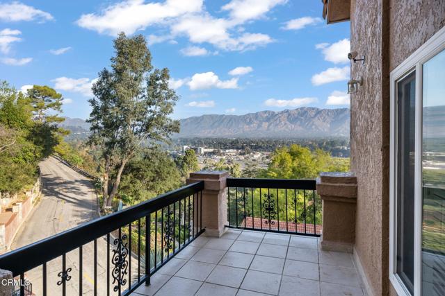 Detail Gallery Image 17 of 68 For 920 Glen Oaks Bld, Pasadena,  CA 91105 - 3 Beds | 3/1 Baths