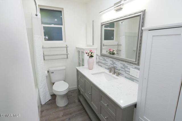 718 Greenbriar Avenue, Simi Valley CA: https://media.crmls.org/mediaz/97a9f319-851c-4137-9863-e6342c389225.jpg