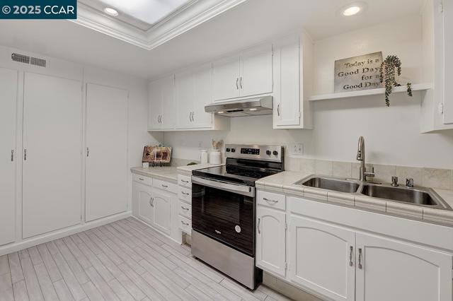 1517 Oakmont, Walnut Creek CA: https://media.crmls.org/mediaz/97aa30f9-0bee-486a-8706-3927922c1d22.jpg