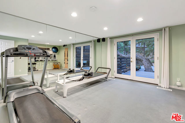 4102 Cachalote Street, Woodland Hills CA: https://media.crmls.org/mediaz/97abecd8-868a-4e56-b94e-0ebe8215a800.jpg