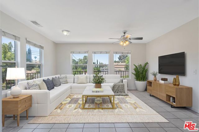 4821 Topanga Canyon Boulevard, Woodland Hills CA: https://media.crmls.org/mediaz/97ac17d2-d39f-4d9d-a354-2e678844cbea.jpg