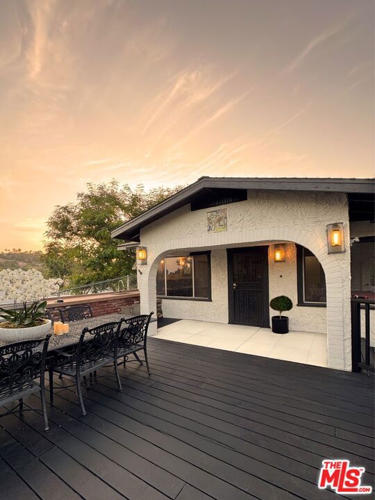 6155 Poppy Peak Drive, Los Angeles CA: https://media.crmls.org/mediaz/97ac4570-4ec2-43bf-b80f-29e7715b40e9.jpg