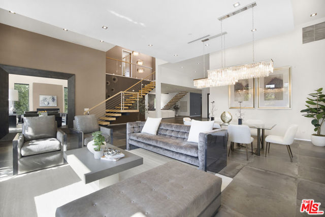 5304 Louise Avenue, Encino CA: https://media.crmls.org/mediaz/97ad0aa9-238d-43a3-9ec8-7a0d7bbdcd6d.jpg