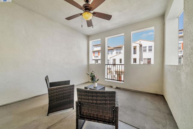4222 Clarinbridge Cir, Dublin CA: https://media.crmls.org/mediaz/97ad1c66-8f29-4afe-a244-ed4744c343db.jpg