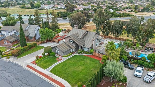 151 Tierra Del Sol, Hollister CA: https://media.crmls.org/mediaz/97ada311-3991-4cc8-a250-0951b9224f87.jpg