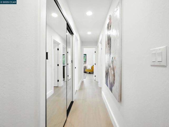 1542 Hillgrade Ave, Alamo CA: https://media.crmls.org/mediaz/97ade5be-4ffe-48c4-9b16-8b7ba8becd0b.jpg