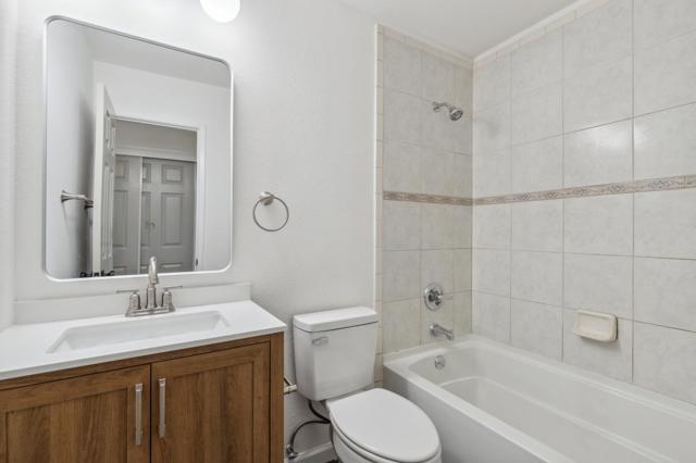 1500 Brixton Lane, Modesto CA: https://media.crmls.org/mediaz/97ae2738-fbed-47ce-a5d8-24ec90b4e635.jpg