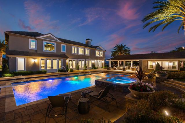 2574 Muirfields Drive, Carlsbad CA: https://media.crmls.org/mediaz/97ae9d09-91d6-48b0-acc8-2dc579049572.jpg