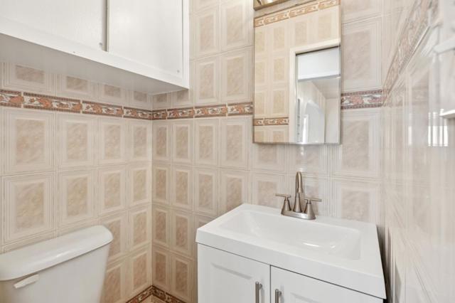 882 Harder Road, Hayward CA: https://media.crmls.org/mediaz/97aebb27-9285-4e09-8c8e-f625a657d96c.jpg
