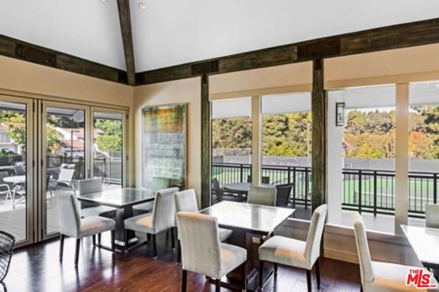 10221 Briarwood Drive, Los Angeles CA: https://media.crmls.org/mediaz/97aef5de-364a-41c5-adda-dc2a87773a67.jpg