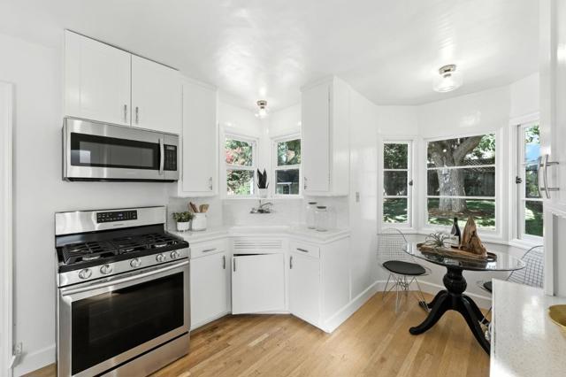 1968 Arroyo Avenue, San Carlos CA: https://media.crmls.org/mediaz/97afb0aa-9895-4c53-87ce-c46084daf809.jpg