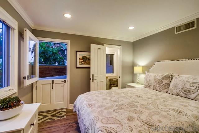 7651 Country Club Drive, La Jolla CA: https://media.crmls.org/mediaz/97b0512e-671d-45e5-aa2a-095c1783404c.jpg