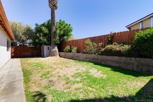531 Bluffview Rd, Spring Valley CA: https://media.crmls.org/mediaz/97b17f17-1fc6-4090-bcf2-bc6722cd9911.jpg