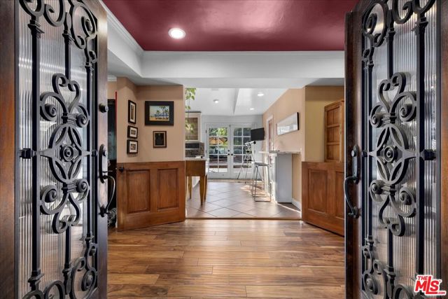 2973 Hutton Drive, Beverly Hills CA: https://media.crmls.org/mediaz/97b25a5d-aa44-49ae-ae26-82345483581c.jpg