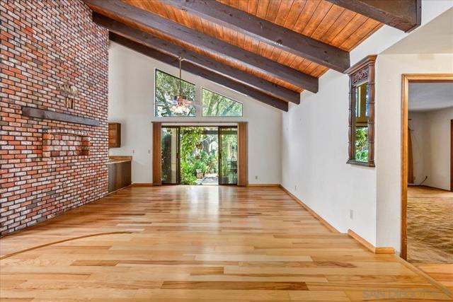 24903 Oakana Rd, Ramona CA: https://media.crmls.org/mediaz/97b2d4cb-98e1-4d6d-afe5-af63e537a89f.jpg