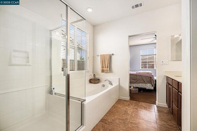 4637 Appleglen St, Antioch CA: https://media.crmls.org/mediaz/97b2d871-a381-4eaa-96e0-bc527e240932.jpg