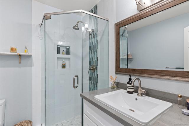 2038 Avenue Of The Trees, Carlsbad CA: https://media.crmls.org/mediaz/97b326a5-450a-4e1f-a7ee-27b362dcfe00.jpg